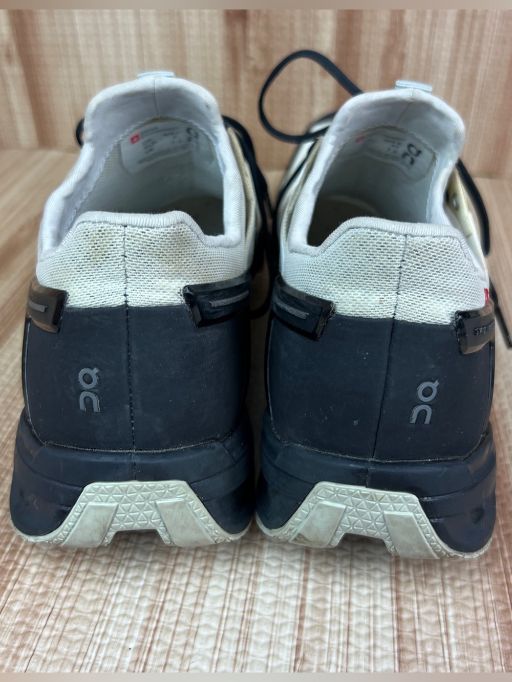On Cloud Cloudventure Peak White Black Trail Running Shoes Womens 9.5 - Picture 6 of 12